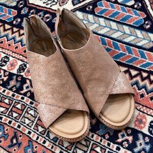 Söfft Evonne Wrapped Leather Sandal